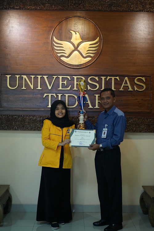Juara 1 Diploma: Mutiara Arifianti Amanah